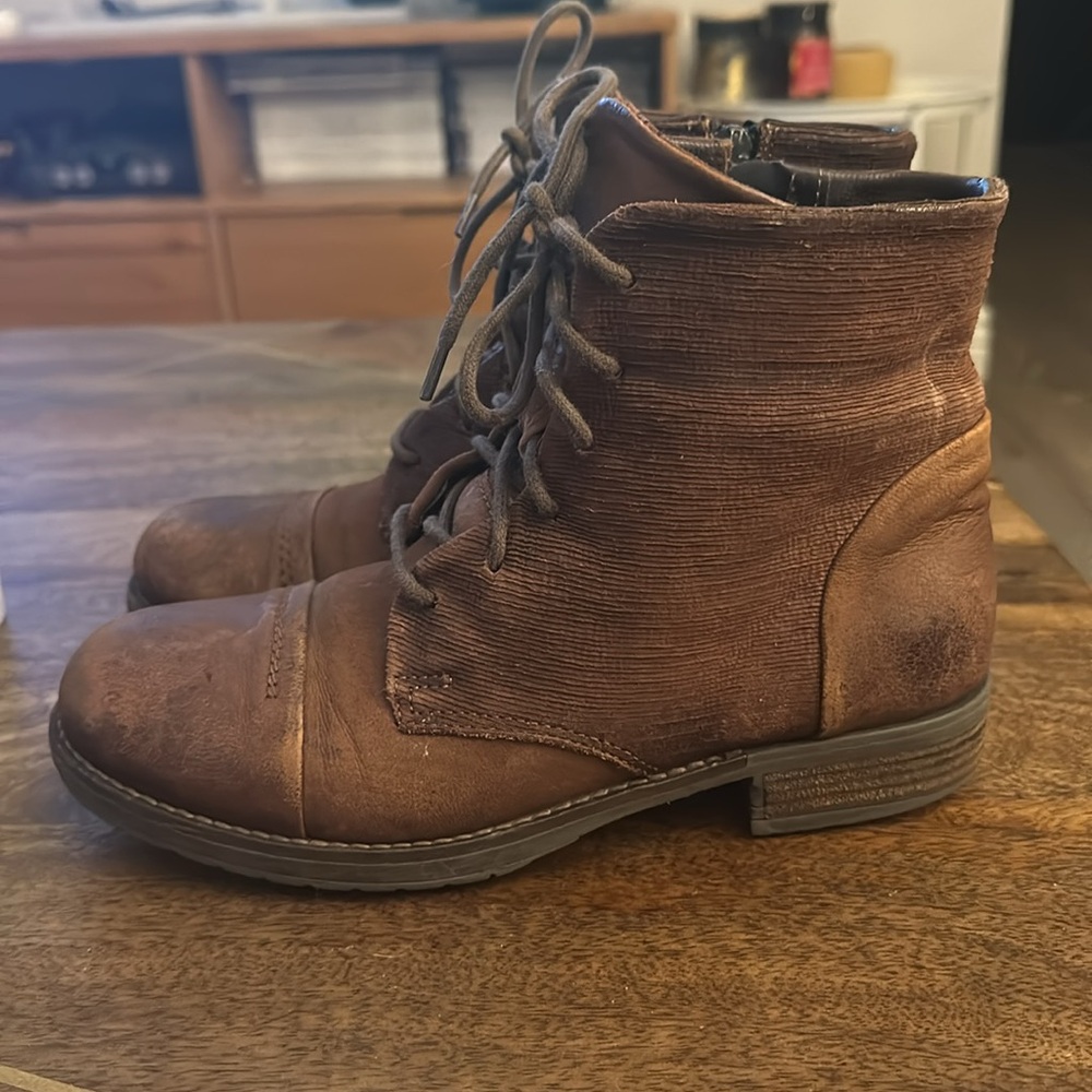 Clarks combat boots